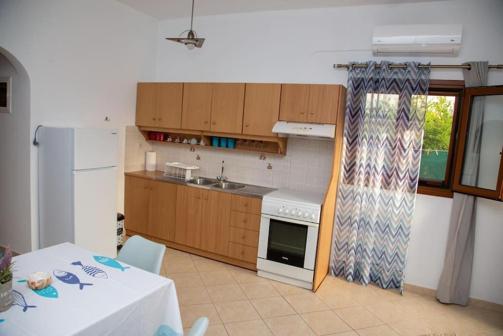 Εξοχη Και Θαλασσα Apartment Makry Gialos  Exterior photo